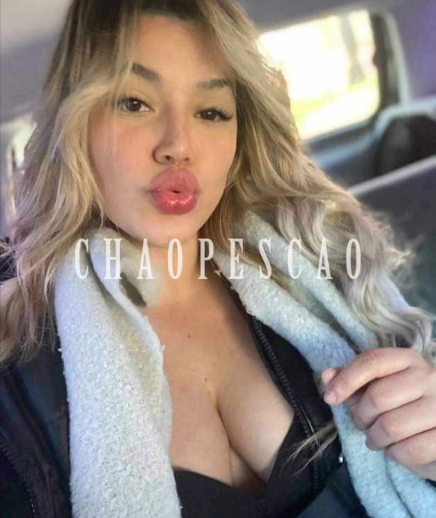 Acompanhantes, Besos en la boca, Fetichismo, Oral natural