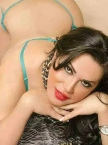Katty es una dama de compañía verificada