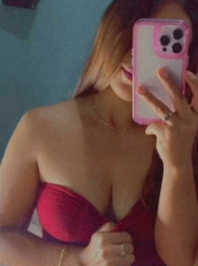 Encuentra a Andrea en nuestros anuncios de damas de compañía