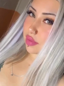 Lia, escort de lujo con fotos de estudio reales