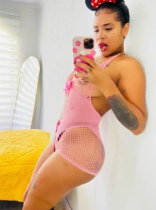 Daniela es la dama de lujo que estás buscando para tu encuentro