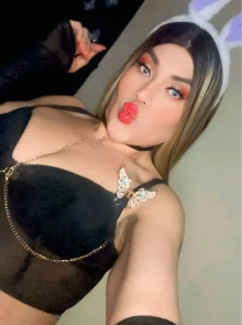 El perfil de Mariana Tráns está verificado