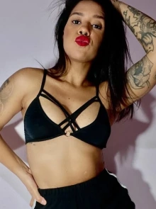 Conoce a Monty, la escort en Linares con servicios verificados