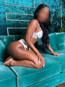 Encuentra a Liz en nuestro catálogo de escorts Colombiana VIP